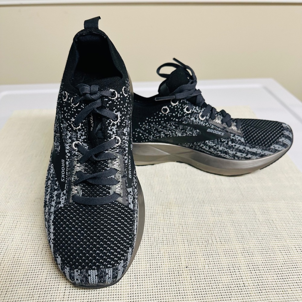 Brooks Levitate 3 Athletic Running Shoes Black Speckled Size 8 Womens